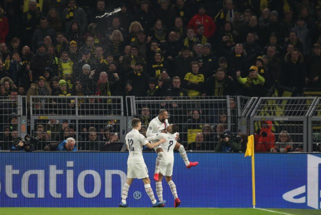 Polugoli Nejmar i Kavani na žurci posle Dortmunda – Tuhel pobesneo VIDEO