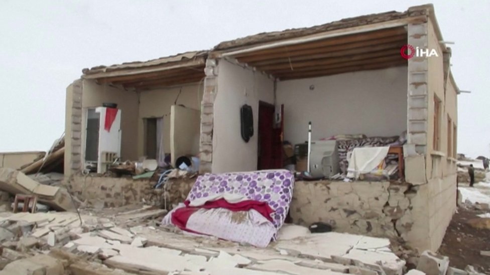 Zemljotres u Turskoj: Stradalo najmanje devetoro ljudi, povreðenih ima i u Iranu