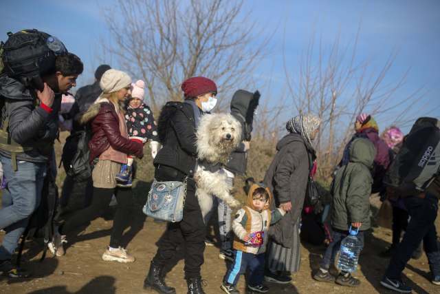 Danas do grčko-turske granice stiglo oko 2.000 migranata