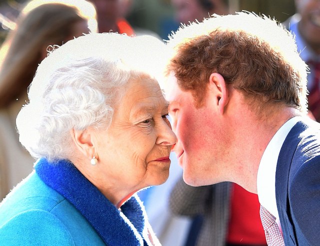 Kraljica "vrlo uznemirena", èetiri sata razgovarala sa princem