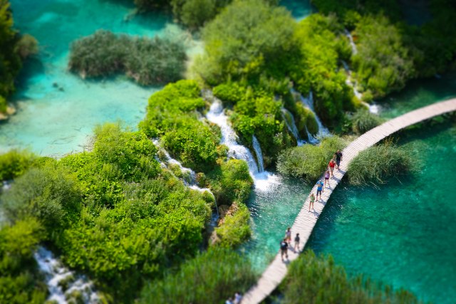 Skupom kartom protiv gužvi: Plitvice jedan od najskupljih nacionalnih parkova na svetu
