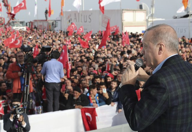 "Erdoganov manevar, a veæ je dobio milione"