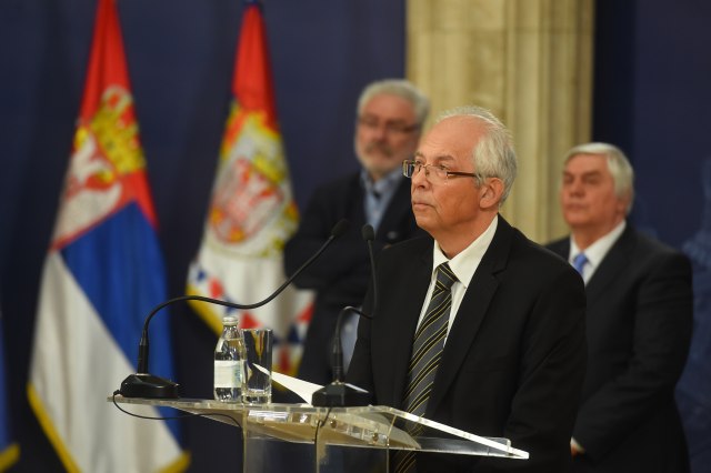 Kon: Ne sme da nam se dogodi Italija