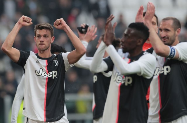 Apel zaraženog fudbalera Juventusa: Da poštujemo pravila