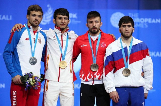 Novèana nagrada rvaèu Stevanu Miæiæu i njegovom treneru