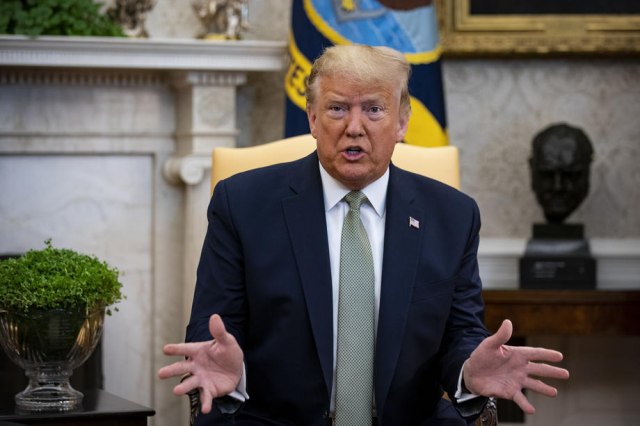 Tramp uklanja Kurtija?