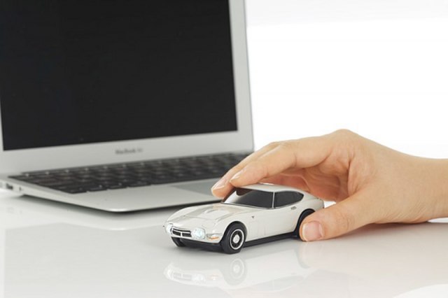 Klik-klik, brm-brm: Bežični miš u obliku Toyote 2000GT FOTO