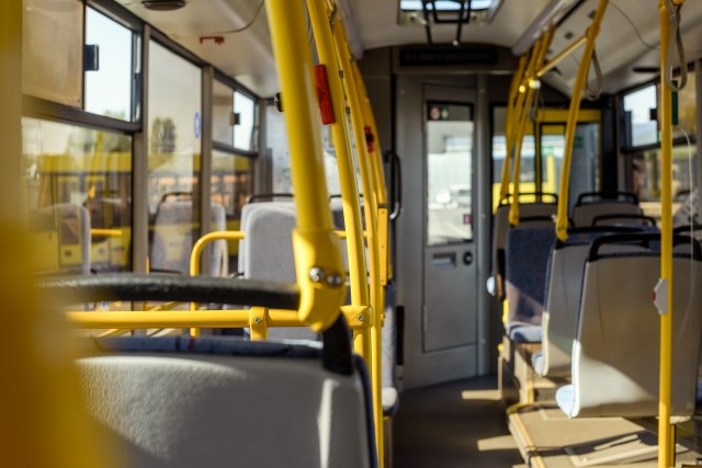 Bus-plus kontrola na ulazu u vozilo: Istekle kartice mogu da se dopune