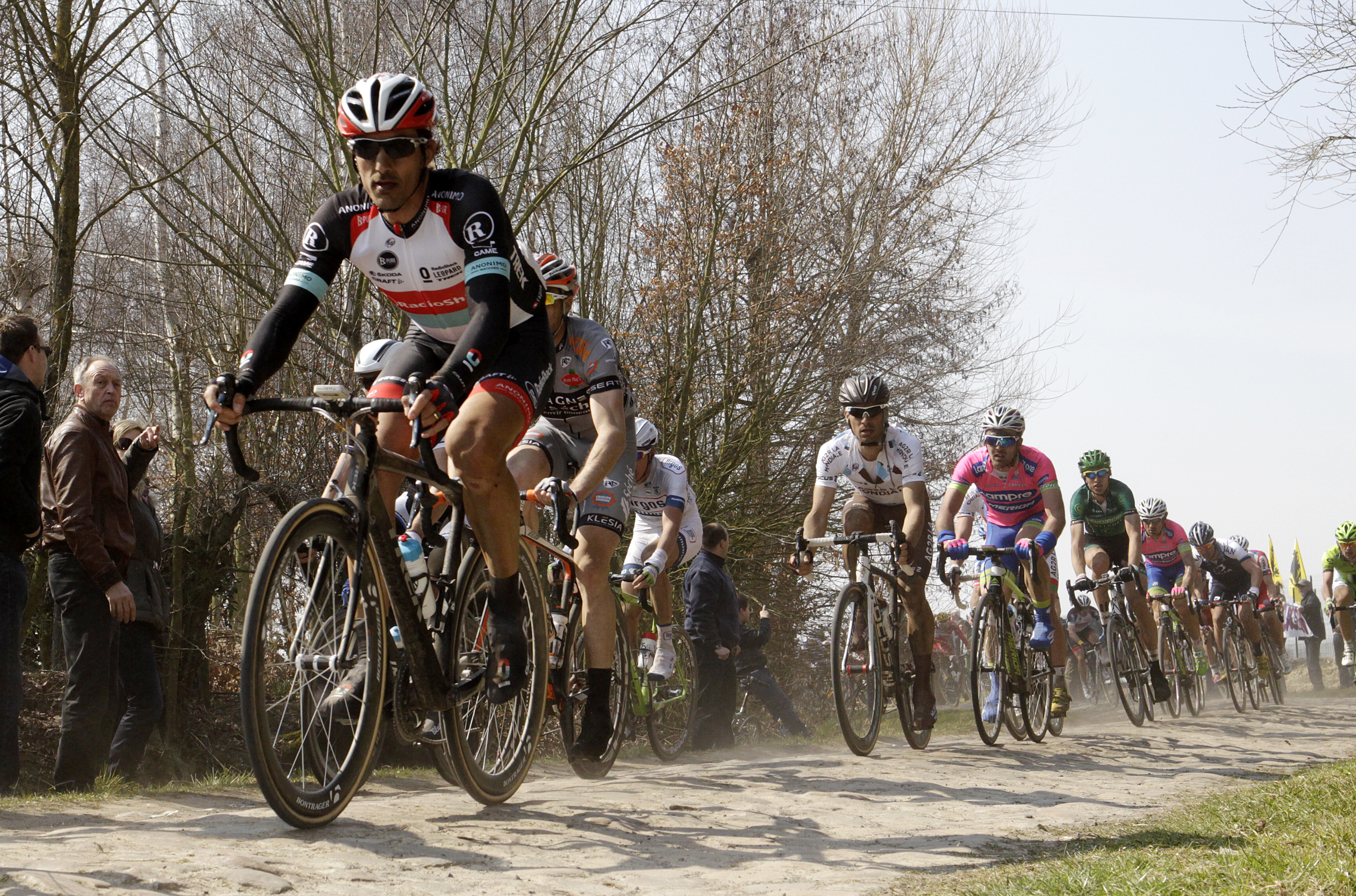 Каменноостровский велодром. Первый велодром петербург. Tour de france в 1903 году. Тимур велосипедные гонки. Первая велогонка прошла.