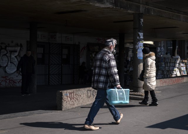Policija zatekla penzionere na Novom Beogradu van njihovih domova, odmah reagovala VIDEO