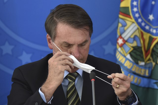 Bolsonaro izrugivao koronavirus, sad se predstavlja kao lider nacije u borbi