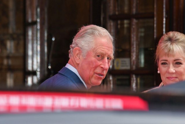 Ima blage simptome: Princ Čarls pozitivan na koronavirus