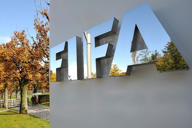 FIFA: Fudbaleri da prihvate smanjenje plata