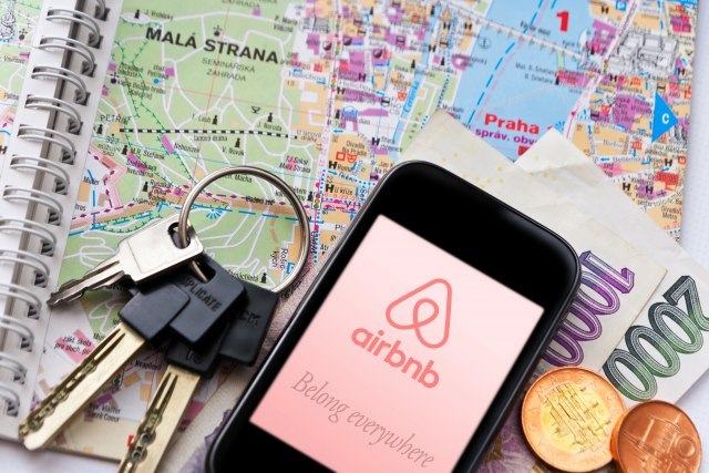 Airbnb obustavlja zapošljavanje i marketing