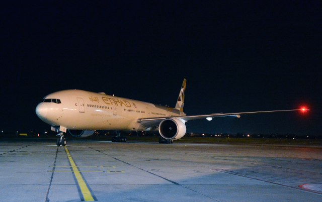 Stigao prvi avion pomoći iz Ujedinjenih Arapskih Emirata FOTO