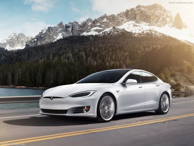 Tesla Model S protiv konja – ko je brži? VIDEO