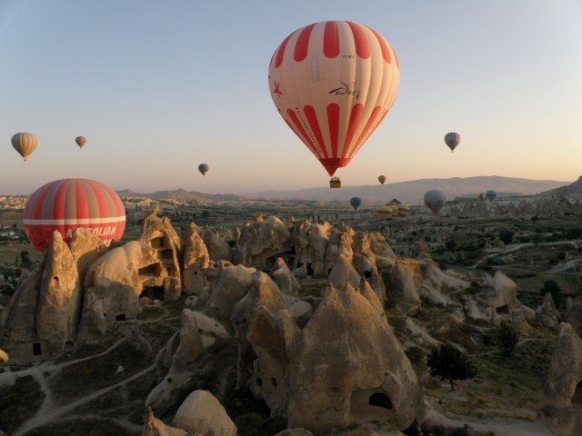 Let balonom iznad Kapadokije: Pogled na vilinske dimnjake