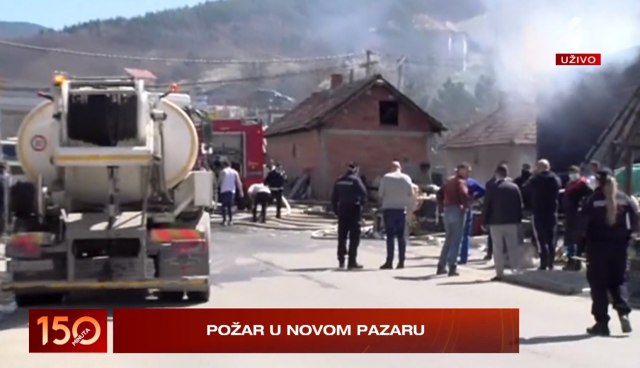 Požar na stovarištu u Novom Pazaru: Kuljao crni dim, opasnost zbog blizine kuća VIDEO