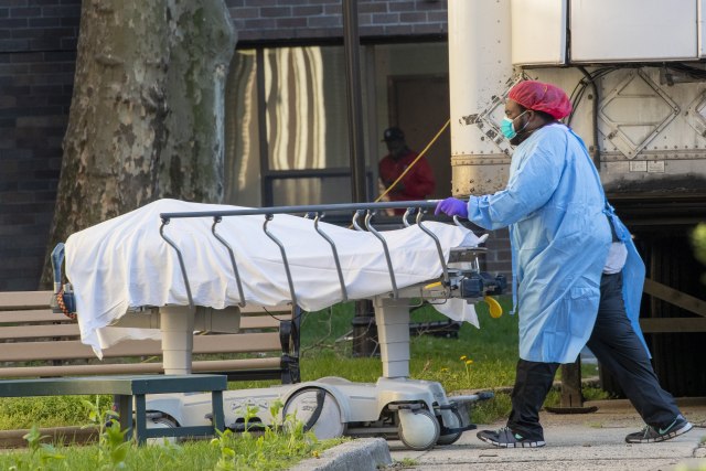 CNN iz bolnice u Njujorku: Patnja, bol i smrt na svakih 10 minuta FOTO