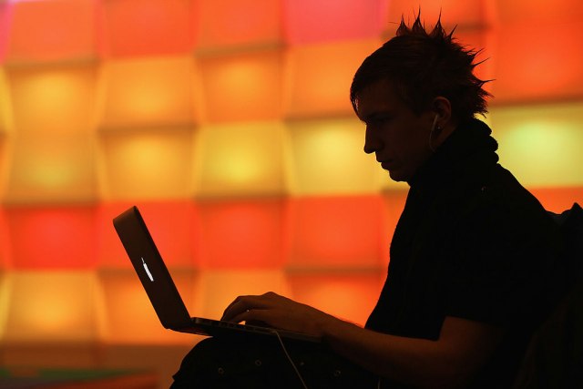 Obustavili onlajn nastavu zbog hakerskog zatrpavanja platforme pornografijom