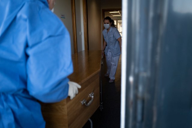 U Francuskoj 653 osoba preminulo od koronavirusa tokom jednog dana