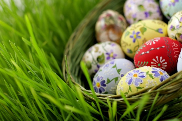 22 ideje za farbanje: Ovako možete da ukrasite jaja za Uskrs VIDEO