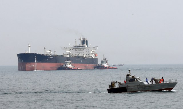 Opasno mimoilaženje iranskih i američkih ratnih brodova