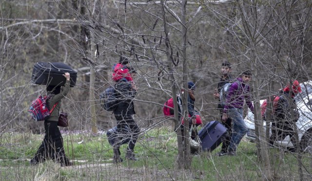 Grci pucali na migrante: Pokušali da napuste kamp