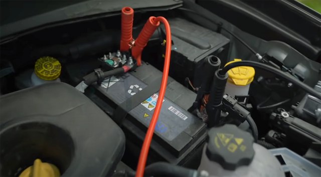Kako da "upalite" automobil uz pomoæ kablova VIDEO