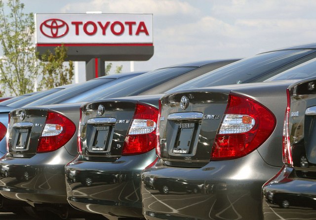Toyota prodala 15 miliona vozila
