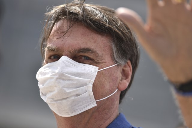 Zemlja postala svetsko žarište koronavirusa, predsednik radi sklekove; "To je mali grip" VIDEO/FOTO