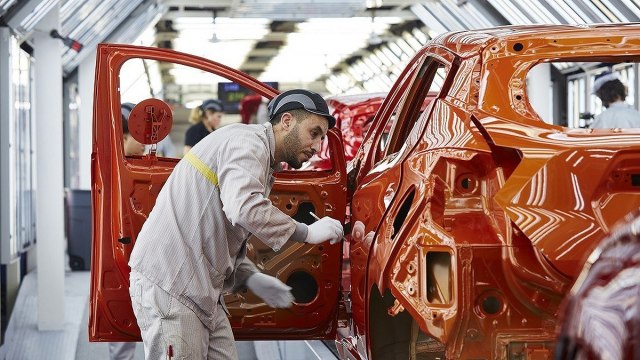 Prodaja automobila u dramatičnom padu u celom svetu – Kina jedina svetla tačka