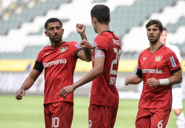Menhengladbah podbacio protiv Leverkuzena, Dortmund nastavio sa pobedama