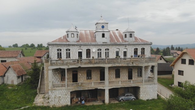 Raskošni dvorac u srpskom selu: Izgradio ga junak oslepeo na Solunskom frontu FOTO