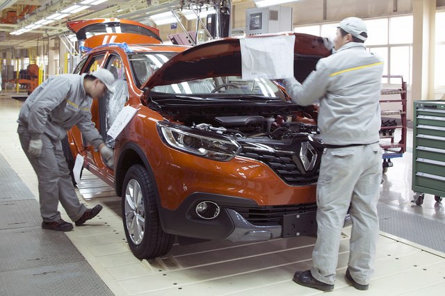 Renault smanjuje globalnu proizvodnju za 700.000 automobila, Alpine visi o koncu