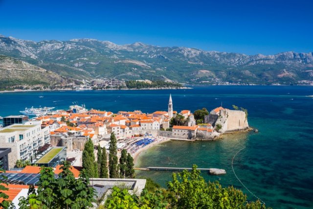 Koliko Crna Gora gubi novca bez naših turista? Srbi najviše dolaze, ali i troše