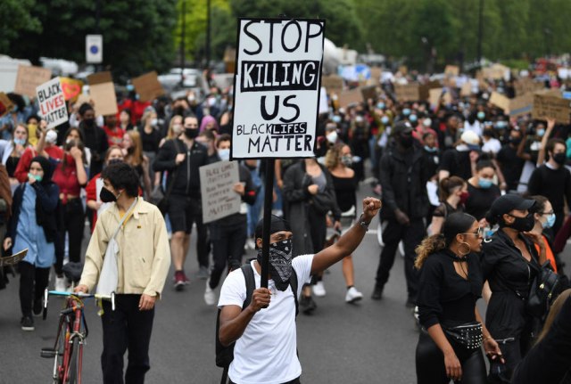 Demonstracije u Londonu zbog smrti Afroamerikanaca: Hiljade okupljenih - "Britanija nije nedužna" VIDEO/FOTO