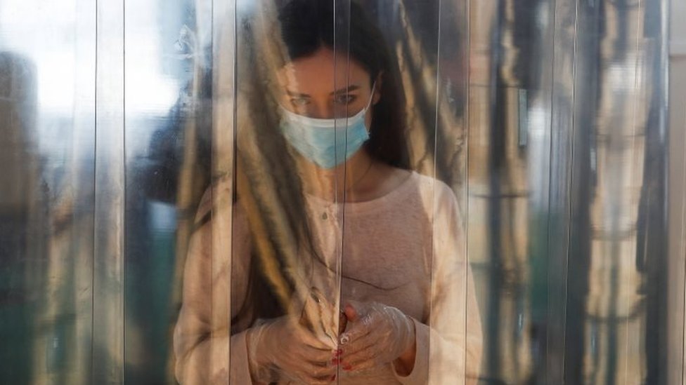 Korona virus: Svetska zdravstvena organizacija savetuje da se maske nose u javnim prostorima