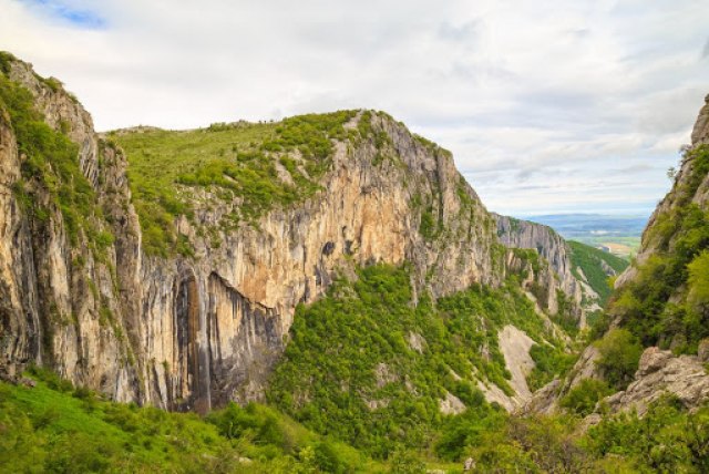 Pirot i Stara planina: Mesto gde priroda spaja nespojivo i zastaje dah