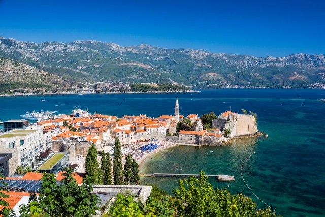 Zbog zatvaranja granica pad turistièkog prometa u Crnoj Gori iznosiæe 40 odsto