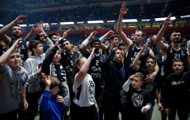 Partizan vraća novac navijačima