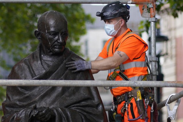 Od Čerčila do Gandija: Zbog čega Britancima smetaju statue