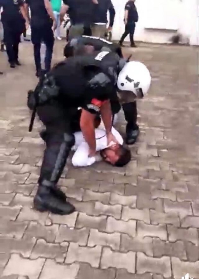 Siege of Budva: Police on every corner, arrests like in America, breaking glass VIDEO