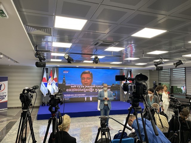Vucic arrived at the SNS election headquarters PHOTO
