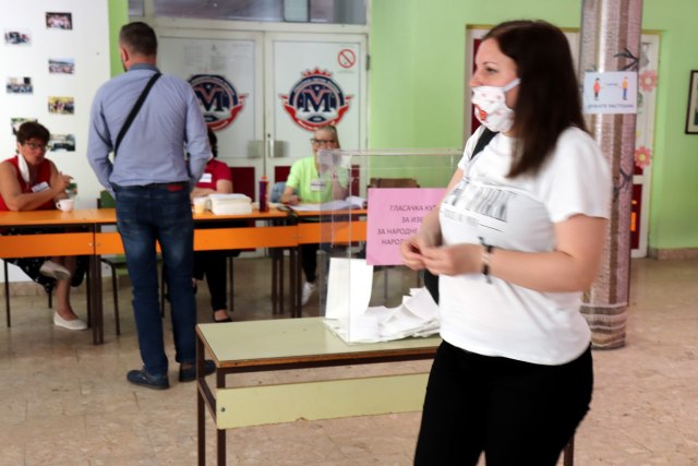 CPI: Na ponovljenim izborima u Beogradu do podneva glasalo 8,25 odsto