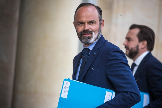 Premijer dao ostavku, pala vlada Francuske, a Makron ima plan