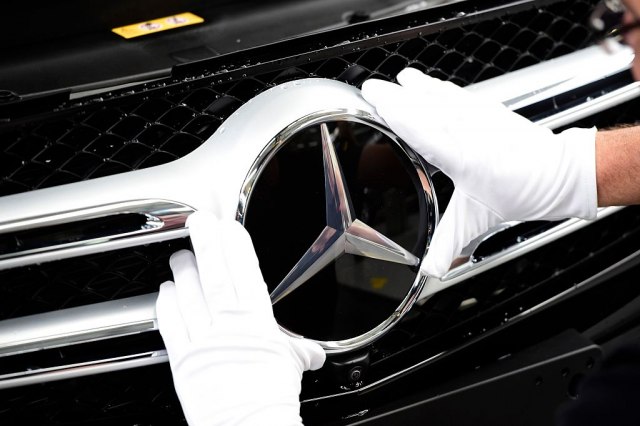Mercedes æe povuæi 660.000 vozila u Kini zbog curenja goriva