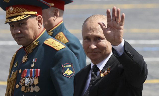 Putinova parada i referendum koštali Rusiju preko pet milijardi dolara