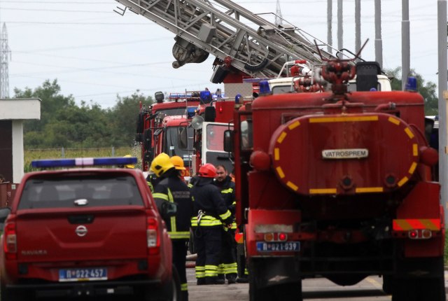 Dve osobe poginule u požaru u Novom Sadu FOTO