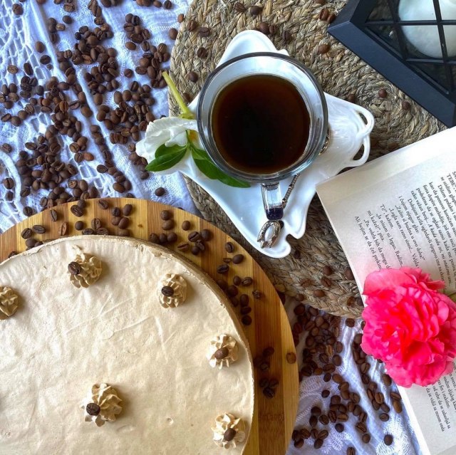 Kapućino sladoled torta